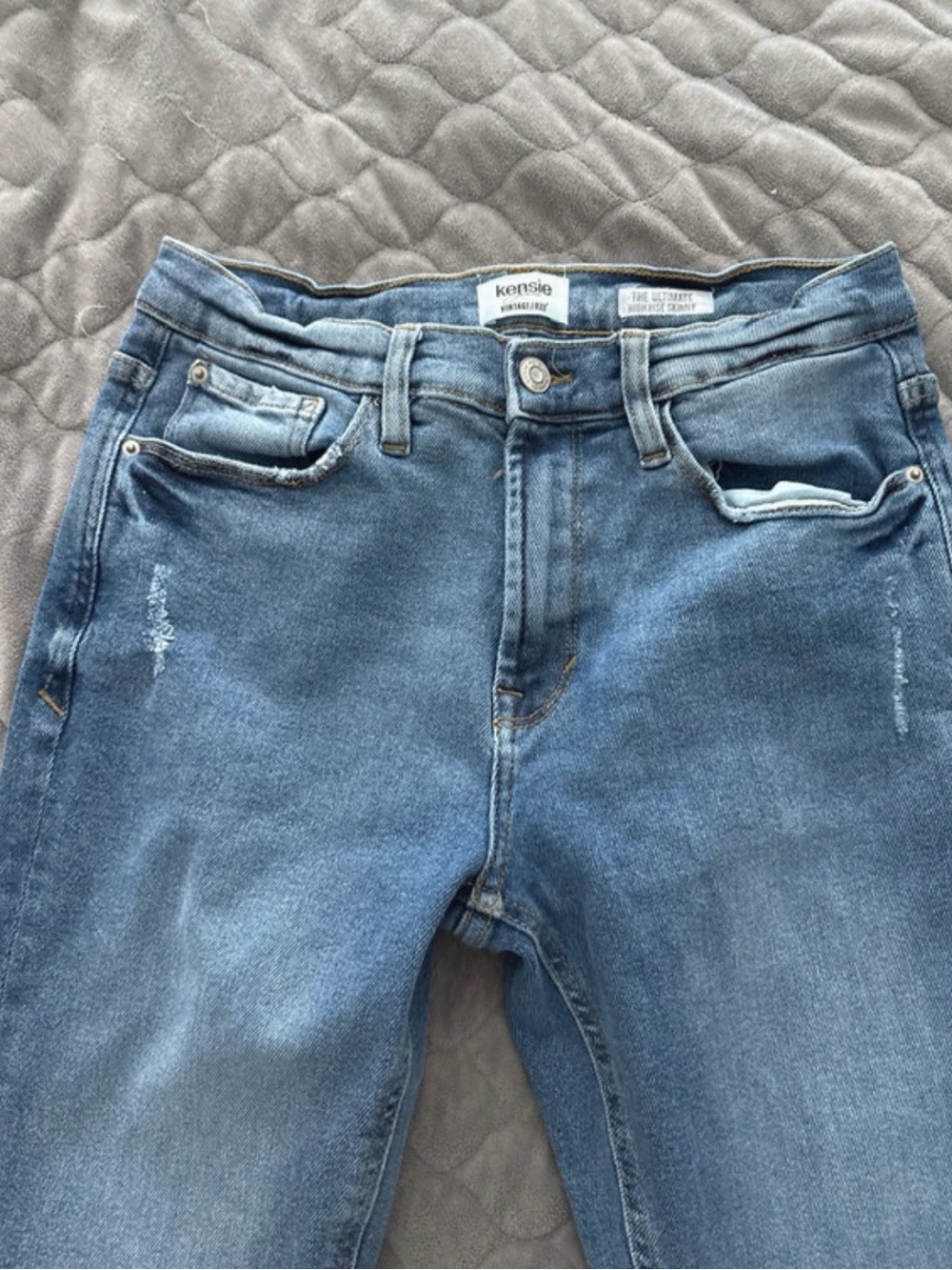 Kensie Vintage Women's Light Blue Skinny Jeans with Subtle Distress